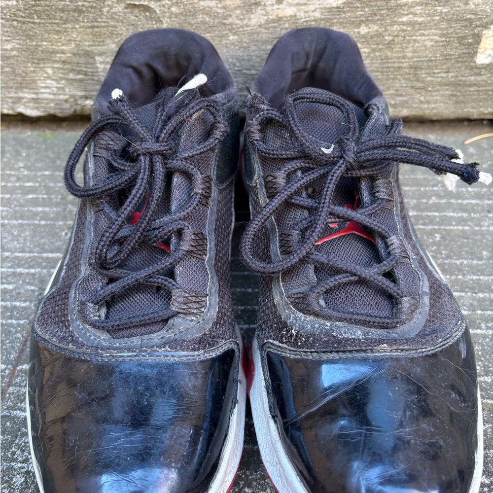 Men's Nike Air Jordan  Black and Red Athletic Shoes